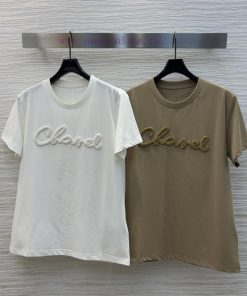 CT75313 Chanel 3D Knitted Embroidered T-shirt Is A Very Textured T-shirt. The Hand-painted Engl p7ah9hf0