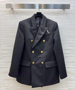 CW75378 SLoro Piana 25 Early Spring New Collection Featuring A Brooch Double Breasted Suit Jack y1edidj4