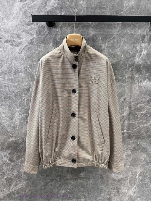 ZW60221 MiuMiuiu 25Ss Early Spring New Letter Grid Button Stand Up Collar Jacket 丨 YB Developed jjtjwdxv - Image 2