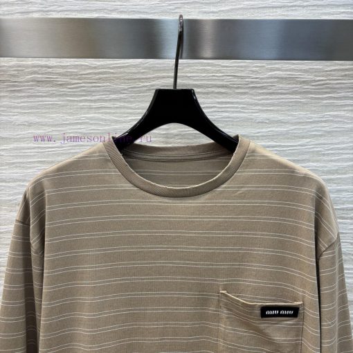 CT75610 Miu Miu 25 Early Spring New Item Single Pocket Striped Long Sleeved T-shirt With Embroi ypo00gt1 - Image 3
