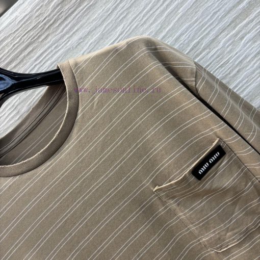 CT75610 Miu Miu 25 Early Spring New Item Single Pocket Striped Long Sleeved T-shirt With Embroi ypo00gt1 - Image 5