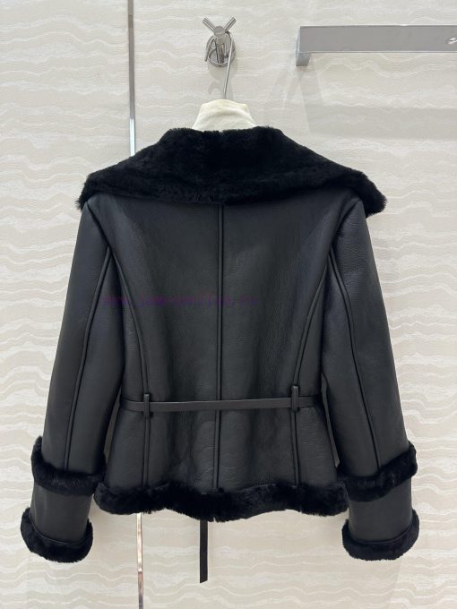 High End Original AW71592 CD Quality Control Wardrobe Must Include Top-notch Sheepskin And Fur 7c76b26c - Image 10