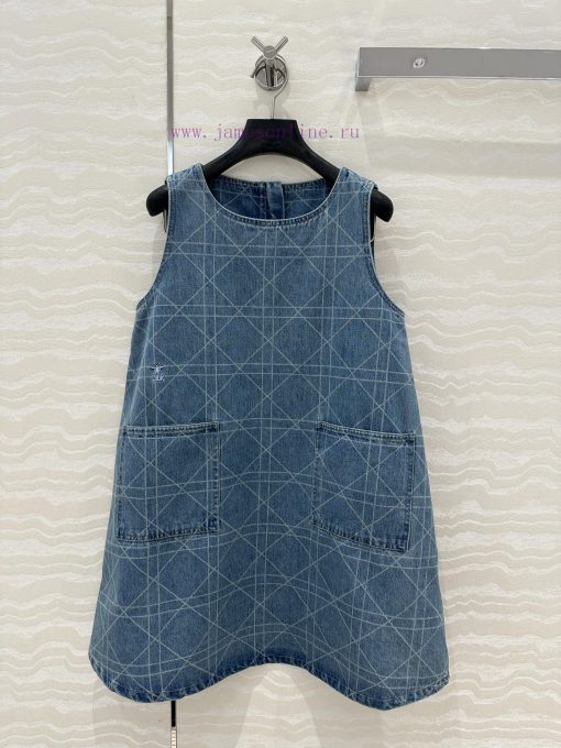 High End 🤞 AL75098 Miss Dior's New Product Is A Vintage Washed Denim Dress With A Rattan Plaid f1yvwnx6