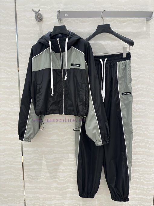 Recommended For Explosive Orders: AT75227 Miu Intellectual Fashionable Style Temperament Set Sw 7h3t6fud - Image 2