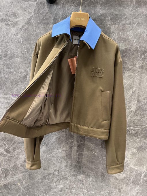 ZW60339 Miu Miu 25Ss Early Spring New Retro Casual Chest Letter Color Blocked Lapel Short Jacke w8wo1nlh - Image 3