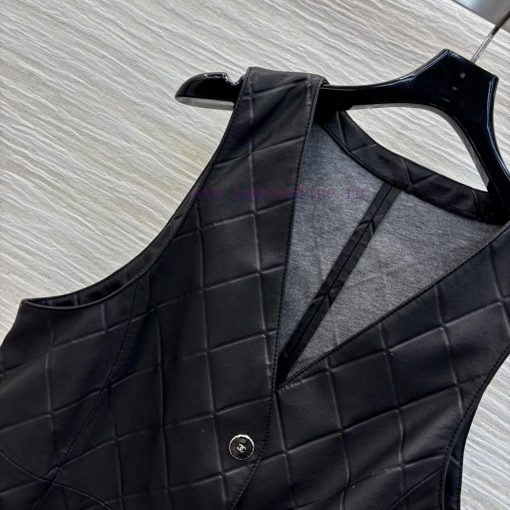 CW75822 Chanel 25 Spring/Summer V-neck Mid Length Lambskin Vest Layered With Artifact Leather V iri64xfi - Image 4