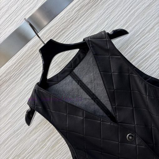 CW75822 Chanel 25 Spring/Summer V-neck Mid Length Lambskin Vest Layered With Artifact Leather V iri64xfi - Image 6