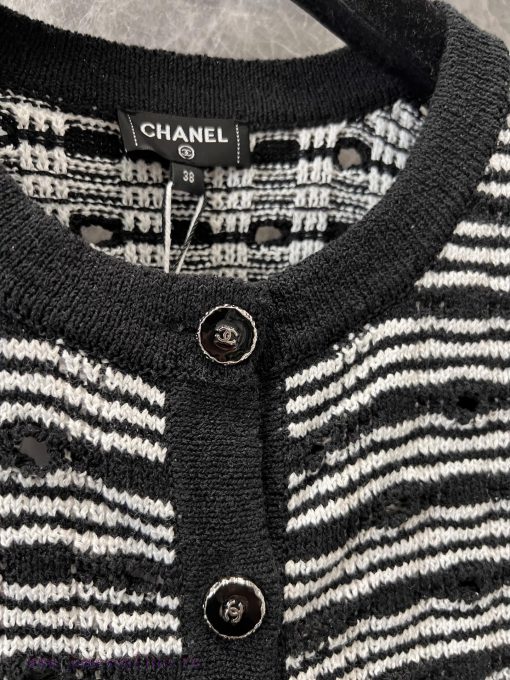 ZW60372 Chanel 25p Holiday Limited Edition New Product Classic Hollow Hook Weaving Stripe Knitt rtxsiili - Image 6