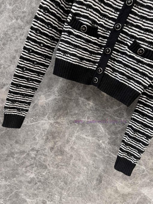 ZW60372 Chanel 25p Holiday Limited Edition New Product Classic Hollow Hook Weaving Stripe Knitt rtxsiili - Image 7