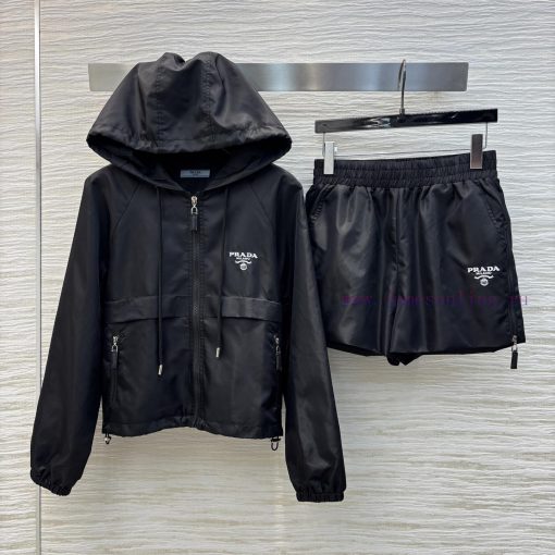 CT75866 Prada 25 Early Spring New Collection Popular Nylon Casual Suit Hooded Shoulder Jacket+h 9prn7pbg - Image 2