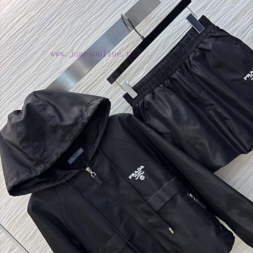 CT75866 Prada 25 Early Spring New Collection Popular Nylon Casual Suit Hooded Shoulder Jacket+h 9prn7pbg - Image 5