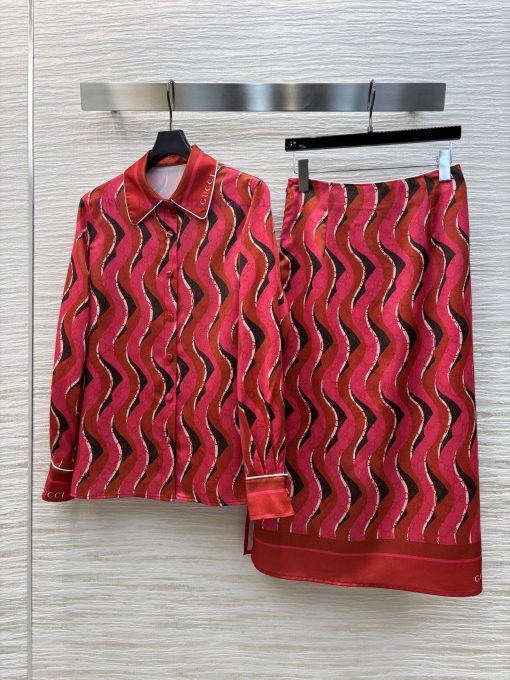 CT75889 Gucci 25 Early Spring New Collection Diagonal Print Shirt+irregular Slit Skirt Set With sj4ivx1g - Image 2