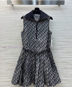 CL75896 Dior 25 Early Spring New Item Contrasting Polo Collar D-letter Jacquard Vest Dress. The 0km7tyt9