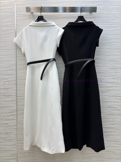 CL75895 Dior's Early Spring Collection Of 25 Years Featuring A Sloping Shoulder And Off Shoulde so7bwg69 - Image 9