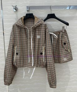 AT75913 Miu Miu Girls' Wear: Intelligent Molecular Academy Style Pattern Hoodie With Small Half hlqgb3ny