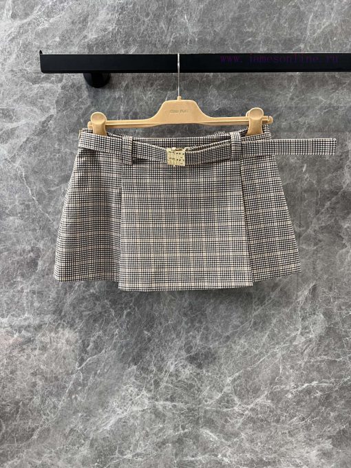 ZB60397 MiuMiuiu 25Ss Spring/Summer New Intelligent Molecular Academy Style Pattern Mini Skirt bk9x4eqa