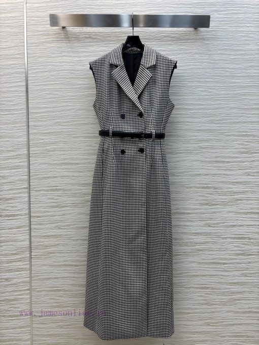 CL75959 Dior 25 Year Early Spring Collection Featuring A Sleeveless Suit And Long Skirt In A Ho c61jnuvl