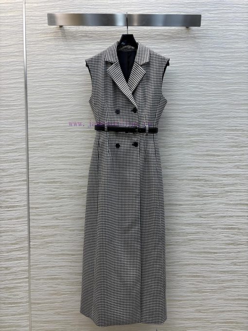 CL75959 Dior 25 Year Early Spring Collection Featuring A Sleeveless Suit And Long Skirt In A Ho c61jnuvl - Image 2