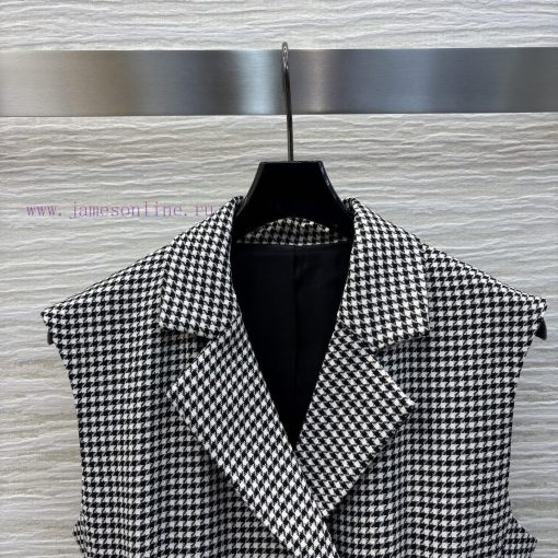 CL75959 Dior 25 Year Early Spring Collection Featuring A Sleeveless Suit And Long Skirt In A Ho c61jnuvl - Image 3