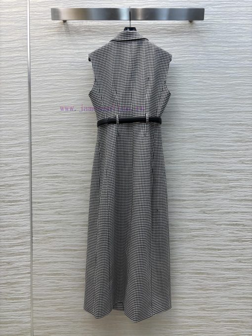 CL75959 Dior 25 Year Early Spring Collection Featuring A Sleeveless Suit And Long Skirt In A Ho c61jnuvl - Image 9