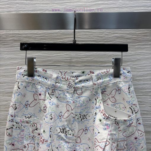 CK75986 Chanel 25 Spring/Summer Fun Graffiti Printed Straight Leg Jeans Are Simply A Walking To 4kjkl3do - Image 3