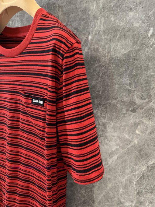ZT60510 MiuMi * 25Ss Early Spring New Letter Logo Sticker Black And Red Striped Short Sleeved T bsok9d0d - Image 7
