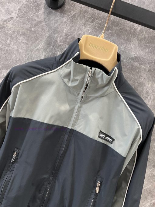 ZW60520 Miumi * 25Ss Early Spring New Letter Patch Stand Up Collar Color Blocked Short Jacket J zrnkohg9 - Image 5