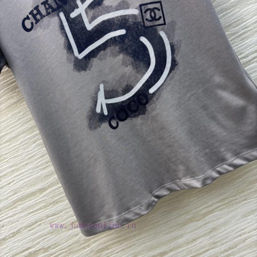 CT76026 Chanel 25 Spring/Summer Digital 5-Letter Printed T-shirt With Exquisite And Compact Des pkesojoa - Image 6