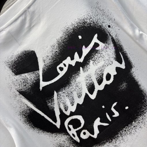 CT76029 Louis Vuitton 25 Early Spring New Collection Back Logo Printed Short Sleeved T-shirt Wi r8j1swpm - Image 9