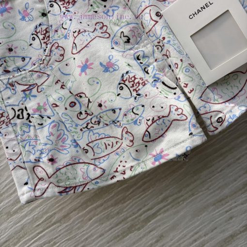 CK76077 Chanel 25 Early Spring New Collection Fun Graffiti Printed Cowboy Shorts A-line Version 9i4s7kc9 - Image 7