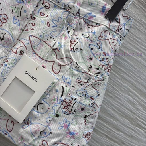 CK76077 Chanel 25 Early Spring New Collection Fun Graffiti Printed Cowboy Shorts A-line Version 9i4s7kc9 - Image 8