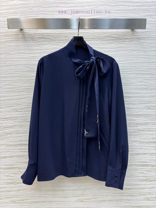 CC76079 Louis Vuitton 25 Early Spring With A Ribbon Style Stand Up Collar Shirt That Pays Atten 3v02srdn