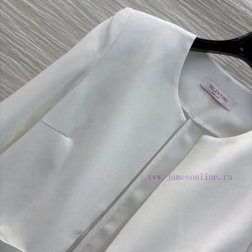 CW76078 Valentino Early Spring New Collection A Round Neck Short Suit Jacket That Is The Epitom 3wnb7bfv - Image 4