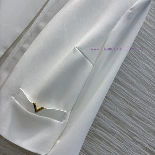 CW76078 Valentino Early Spring New Collection A Round Neck Short Suit Jacket That Is The Epitom 3wnb7bfv - Image 8