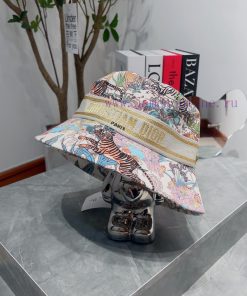 DIOR Dior 🧢 The official website has released a new version of the D family fisherman hat, d7142axy