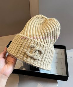 Chanel Knitted Wool Hatec2l8vy5