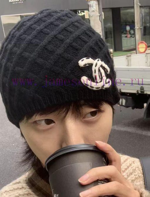 Chanel New Black and White Double C Diamond Grid Knitted Hat with Knitted Yarn in Stock Chaorapzse3
