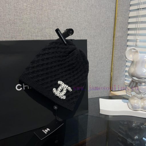 Chanel New Black and White Double C Diamond Grid Knitted Hat with Knitted Yarn in Stock Chaorapzse3 - Image 4