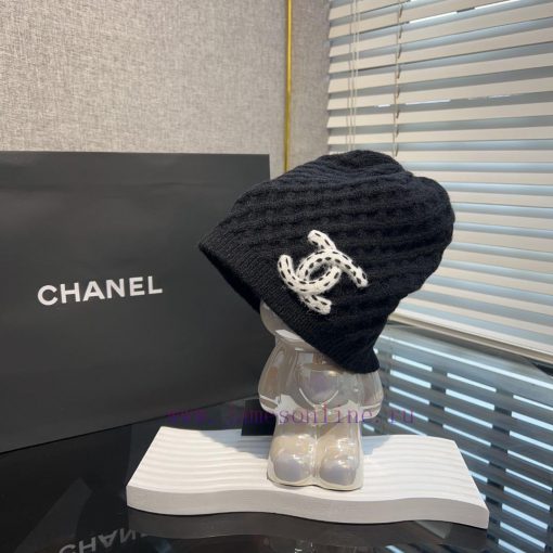 Chanel New Black and White Double C Diamond Grid Knitted Hat with Knitted Yarn in Stock Chaorapzse3 - Image 6