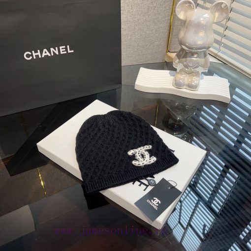 Chanel New Black and White Double C Diamond Grid Knitted Hat with Knitted Yarn in Stock Chaorapzse3 - Image 8