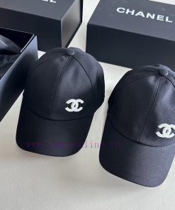 White bead stick Chanel baseball cap7en9euhh