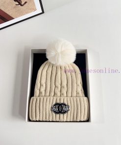 CHANEL Chanel's new Fried Dough Twists wool cap for autumn and winter 2024 is designed to bew20txg9v