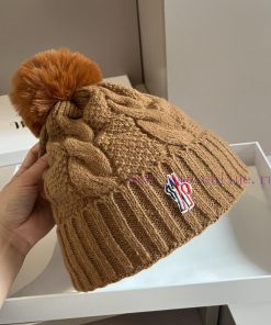 Hooded woolen hat with added fleece0im6aze7
