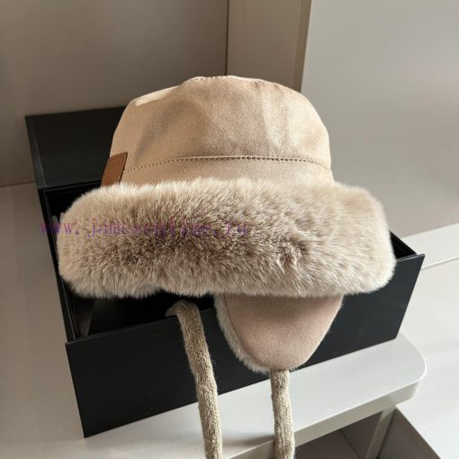 Burberry's new ear protection hat with fleece lining, essential for keeping warm in autumn afos1r5q6 - Image 5