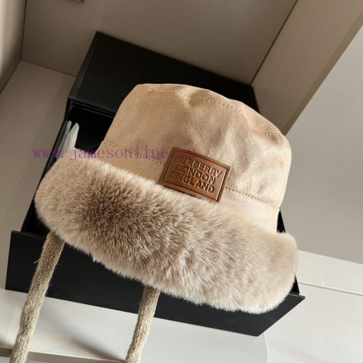 Burberry's new ear protection hat with fleece lining, essential for keeping warm in autumn afos1r5q6 - Image 6