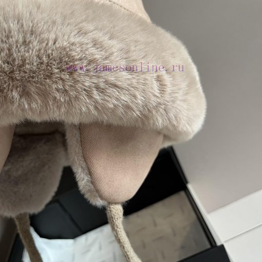 Burberry's new ear protection hat with fleece lining, essential for keeping warm in autumn afos1r5q6 - Image 8