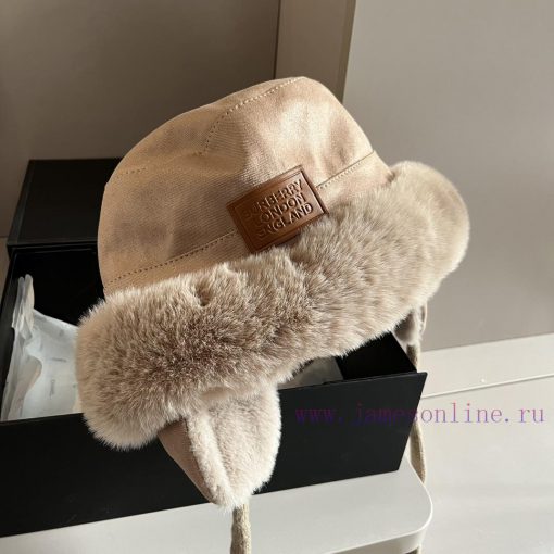 Burberry's new ear protection hat with fleece lining, essential for keeping warm in autumn afos1r5q6 - Image 9