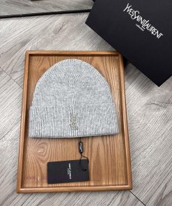 The new YSL welfare fine yarn knitted single hat is launched, which is an affordable series 0f96qpwj