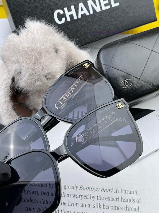 The new CHANEL sunglasses interpret the latest spring and summer glasses with unique charm apv3w2915 - Image 7