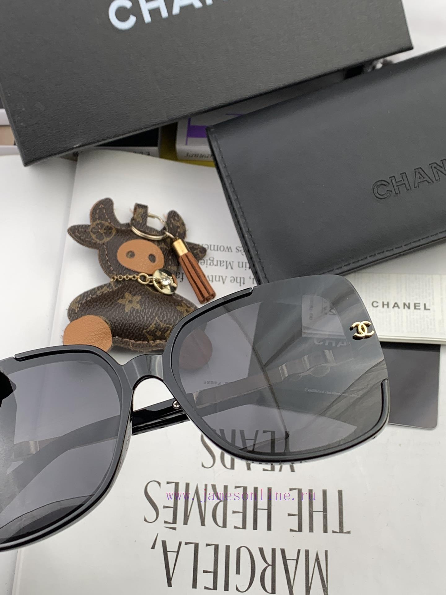 2023 New CHANEL Women's Mature Large Frame Sunglasses Fashion Diamond studded Mirror Legs Hiog9ufhf3 - Image 7